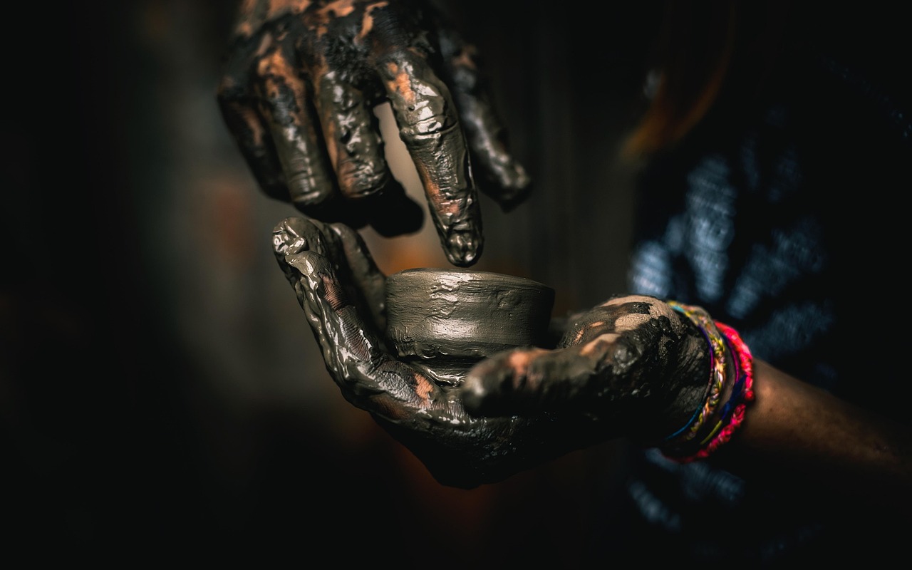 hand, pot, pottery, mud, art, pottery, pottery, pottery, pottery, pottery, mud, art