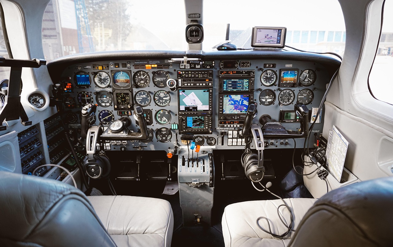 cockpit, airplane, jet, aviation, aircraft, fighter jet, cabin, airbus, jet fighter, transportation, airplane, airplane, airplane, airplane, airplane, aviation, aviation, aircraft