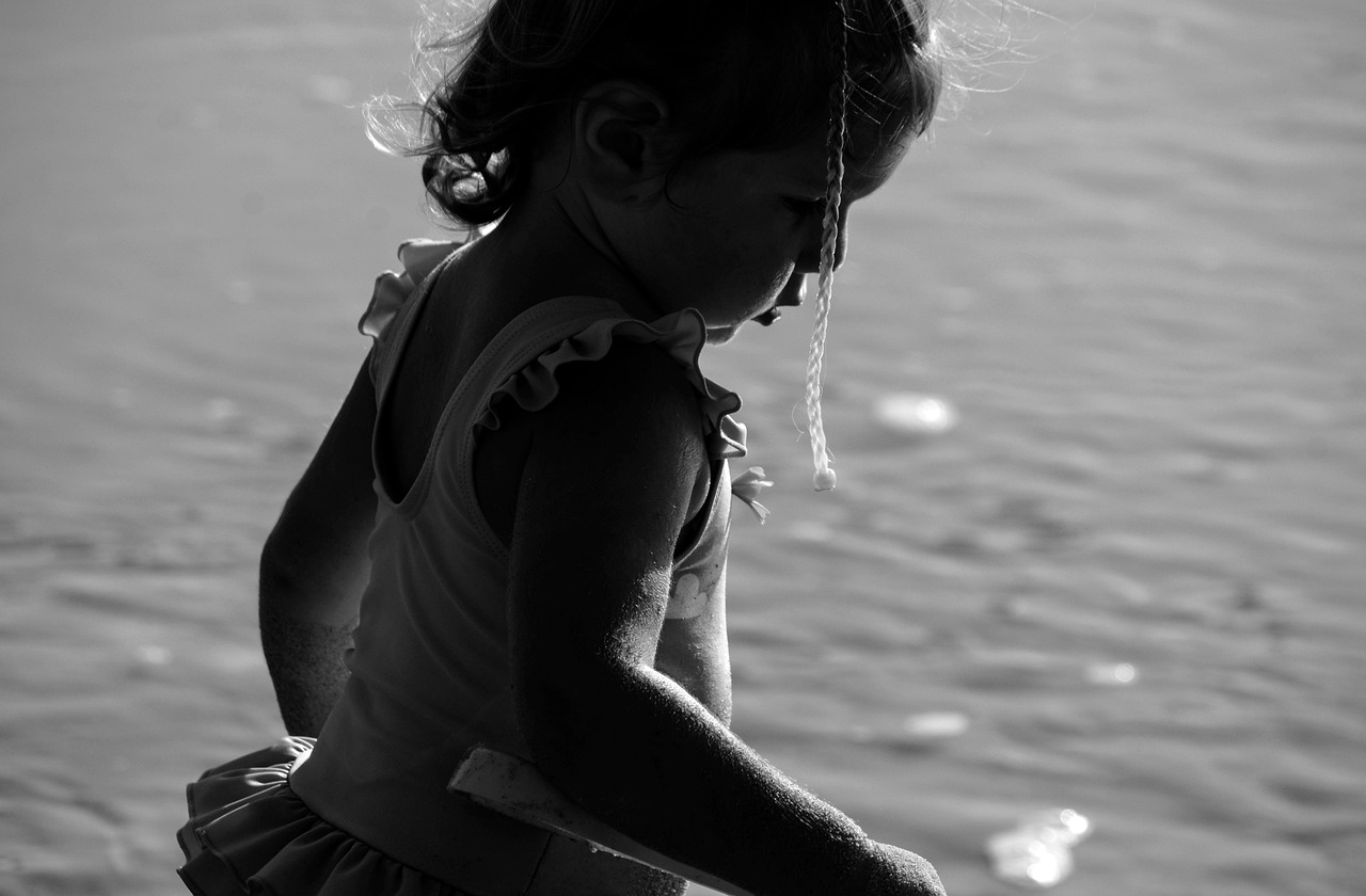 child, monochrome, light, shadow, holiday, over the water