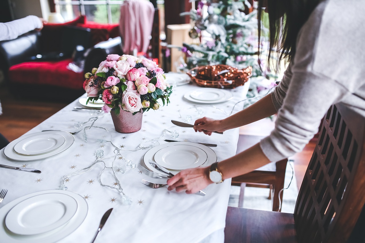 table setting, table, flower wallpaper, beautiful flowers, preparing, set, christmas, holidays, woman, nature, girl, flowers, dishes, set table, flower background, interior, decoration, dinner, meal, xmas